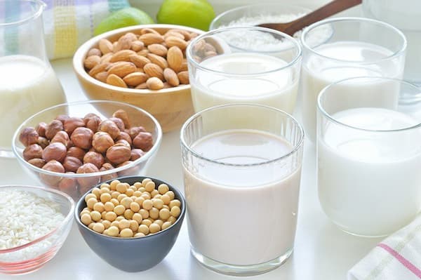 Cách làm sữa hạt cho bé dưới 1 tuổi thơm ngon, bổ dưỡng ngay tại nhà