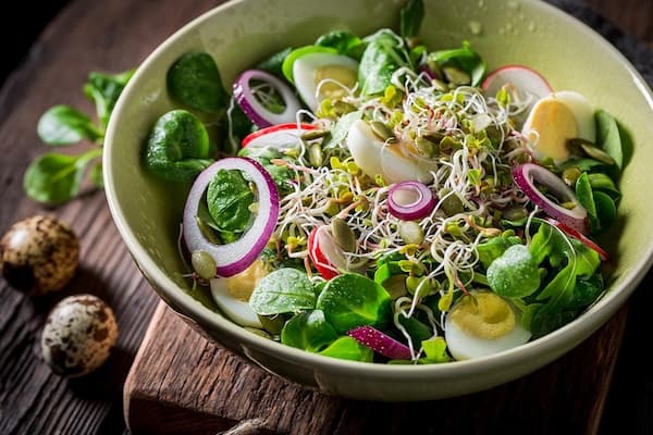 Salad chay cần đặc biệt chú ý phần nước sốt