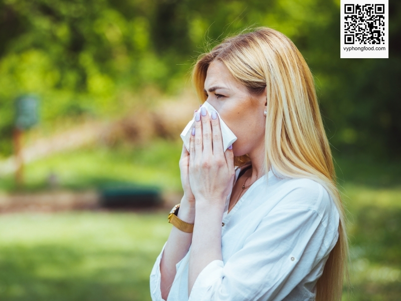 Image illustrating scientific research from the University of Cape Town showing that rooibos tea may help reduce nasal allergy symptoms thanks to natural bioflavonoids such as quercetin and rutin.