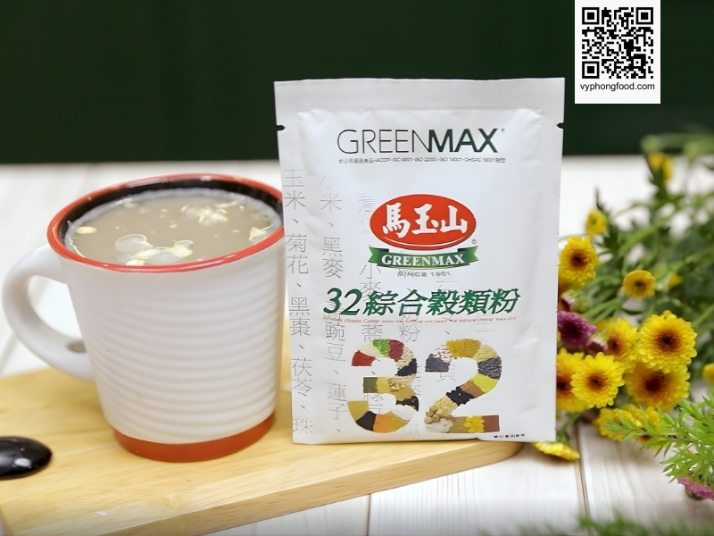 32 multi grains cereal no sugar added Greenmax Taiwan in a cup, showing sachets of sugar free multi grain powder made from non GMO whole grains for a healthy breakfast drink