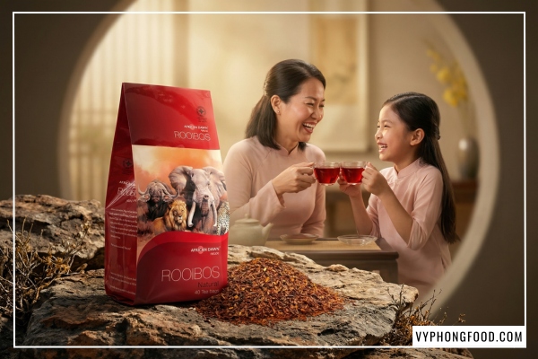 Hồng trà rooibos Nam Phi dạng túi lọc thương hiệu African Dawn, trà thảo mộc không caffeine, tốt cho cả mẹ bầu và trẻ nhỏ. Nhập khẩu và phân phối chính ngạch tại thị trường Việt Nam.