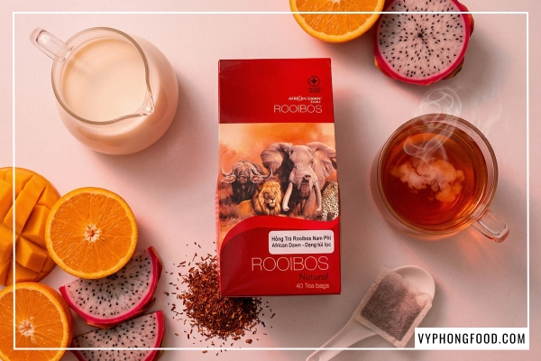 Cách pha trà rooibos ngon kết hợp sữa tươi tạo nên ly hồng trà rooibos Nam Phi chuẩn vị hiện đại.